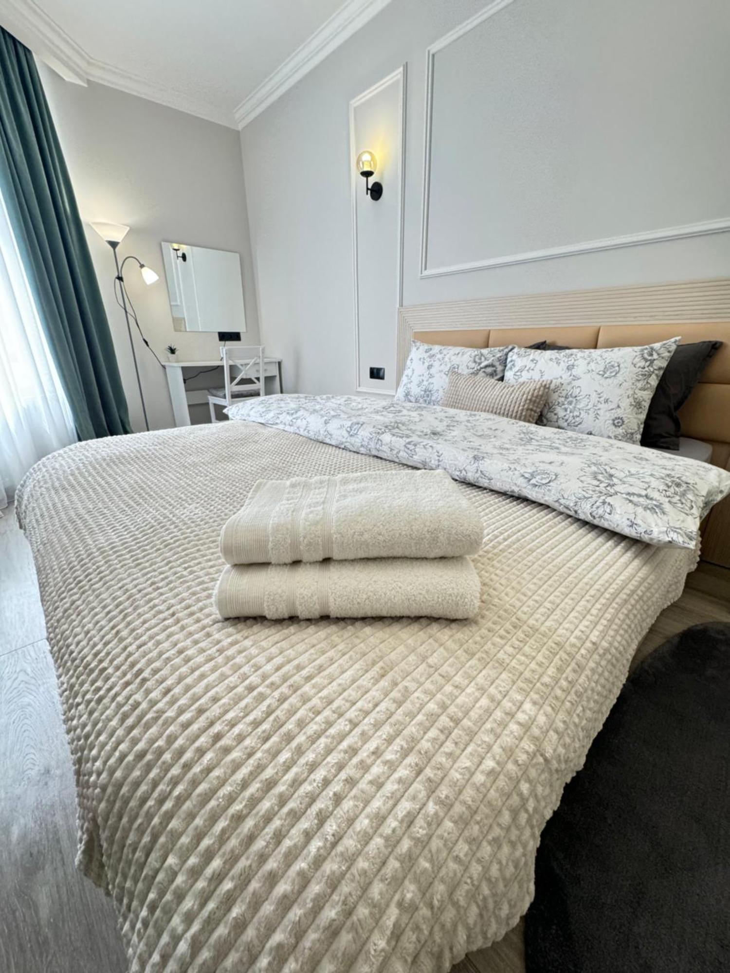 Two Bedroom Apartment In The Center, With Parking, Address Avram Iancu 32 Chisinau Exterior photo
